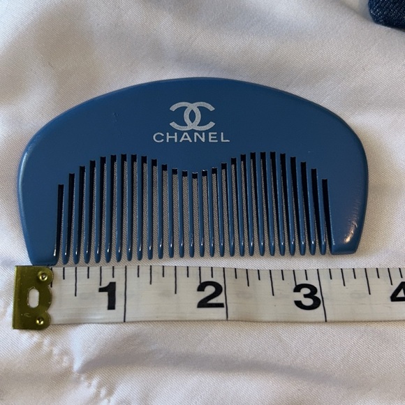 CHANEL Blue Travel Comb And Button Close Denium Pouch Set - Picture 11 of 15